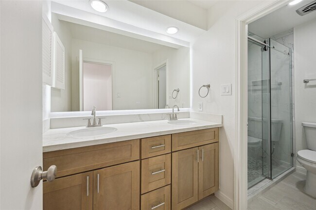 Foto del edificio - 705 Harold St