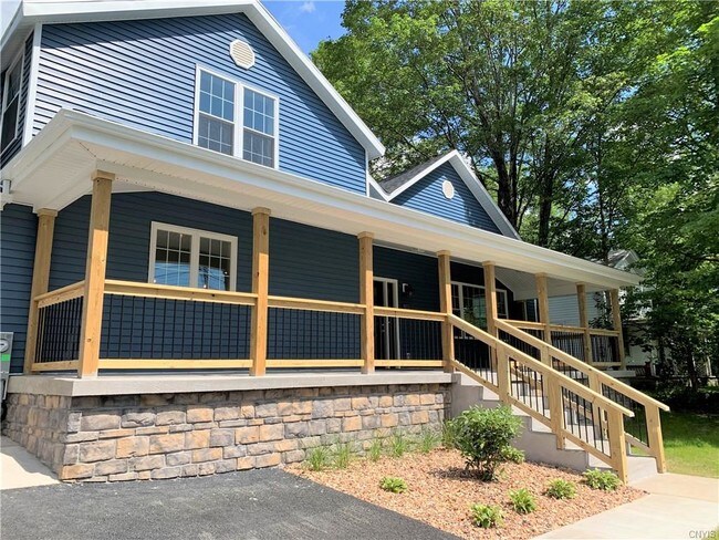 Building Photo - 9112 Thomas Rd