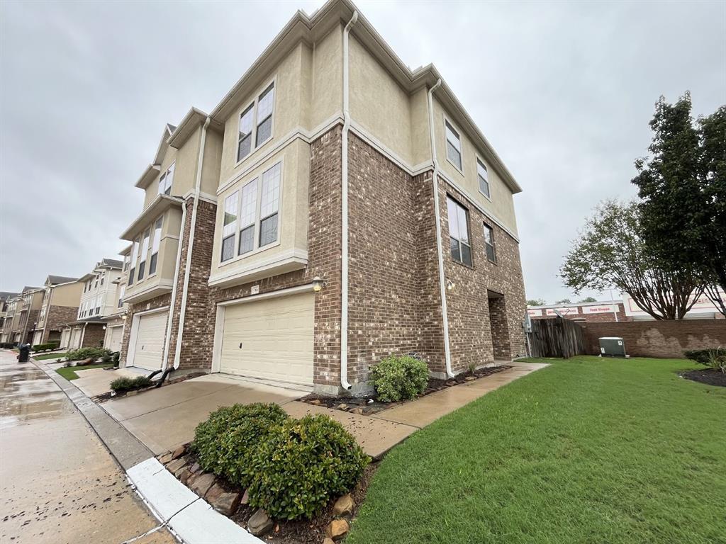 Foto principal - 7814 Stoneyway Dr