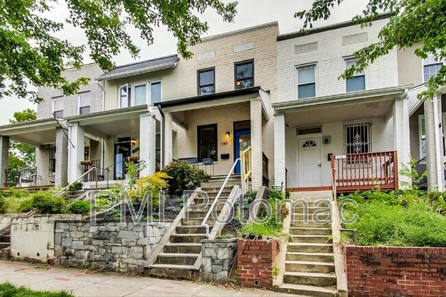 Foto del edificio - 1749 L St NE