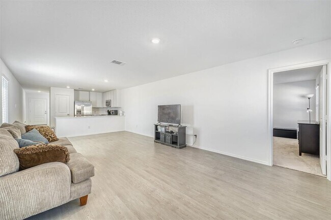 Foto del edificio - 100 Burt Rainey Ln