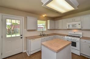 Building Photo - 5 br, 2.5 bath House - 11842 Lois Ln