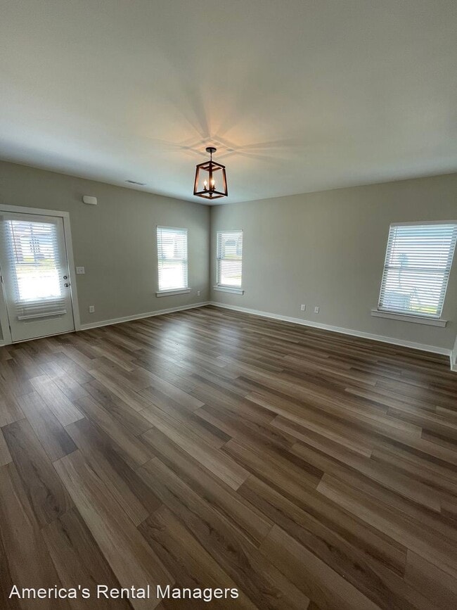 Building Photo - 3 br, 2 bath House - 2132 Ellsworth Loop Road