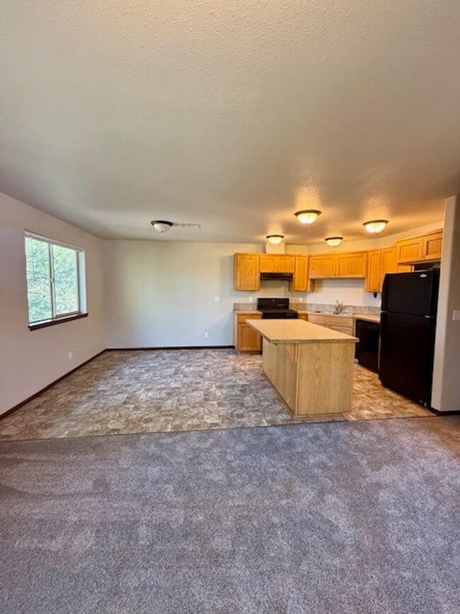 Building Photo - 61385 Sally Ln