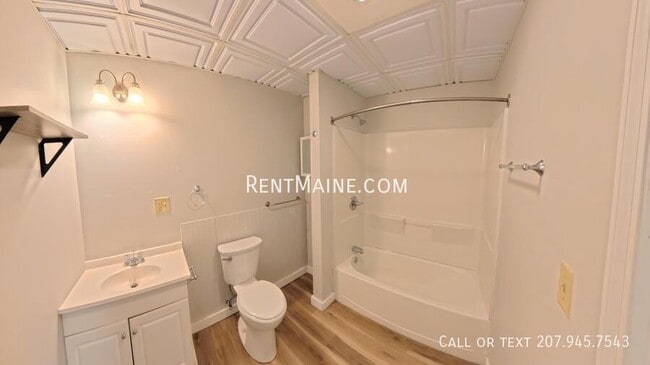 Building Photo - 35 Main St