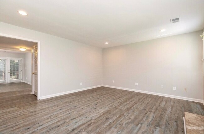 Foto del edificio - 1119 Riverbend Club Dr SE