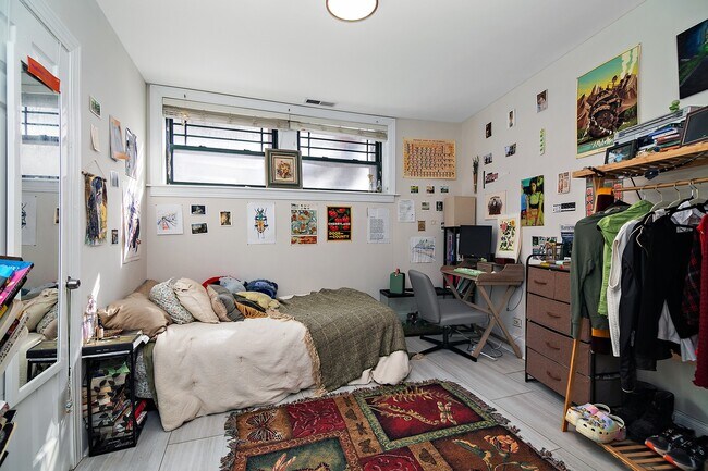 Foto del edificio - 1144 W Pratt Blvd