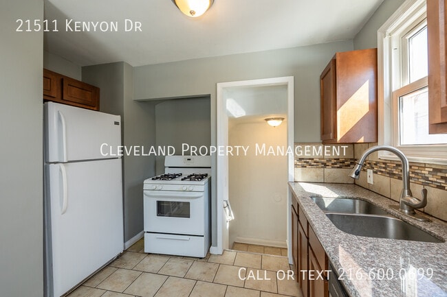 Building Photo - 21511 Kenyon Dr
