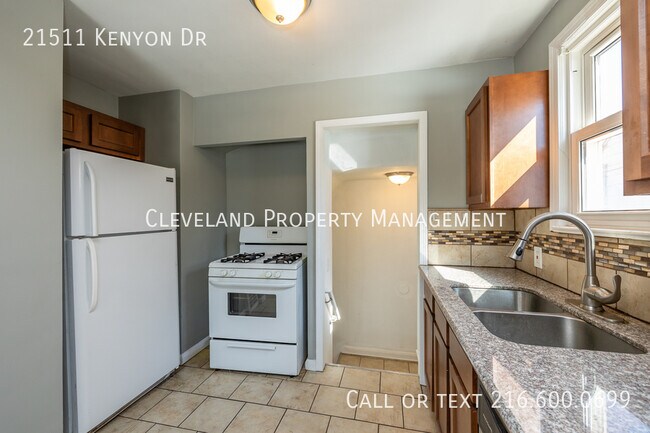 Foto del edificio - 21511 Kenyon Dr