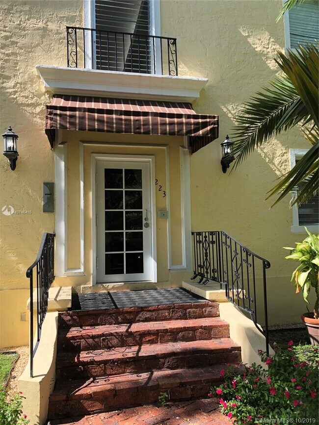 Building Photo - 223 Calabria Ave