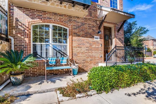 Building Photo - 13621 New Castle Dr