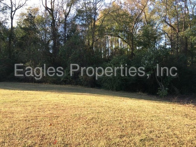 Building Photo - 1205 Sunset Dr
