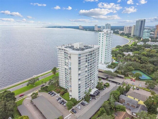 Foto del edificio - 2611 Bayshore Blvd