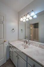 Building Photo - 1625 Brentwood Pointe