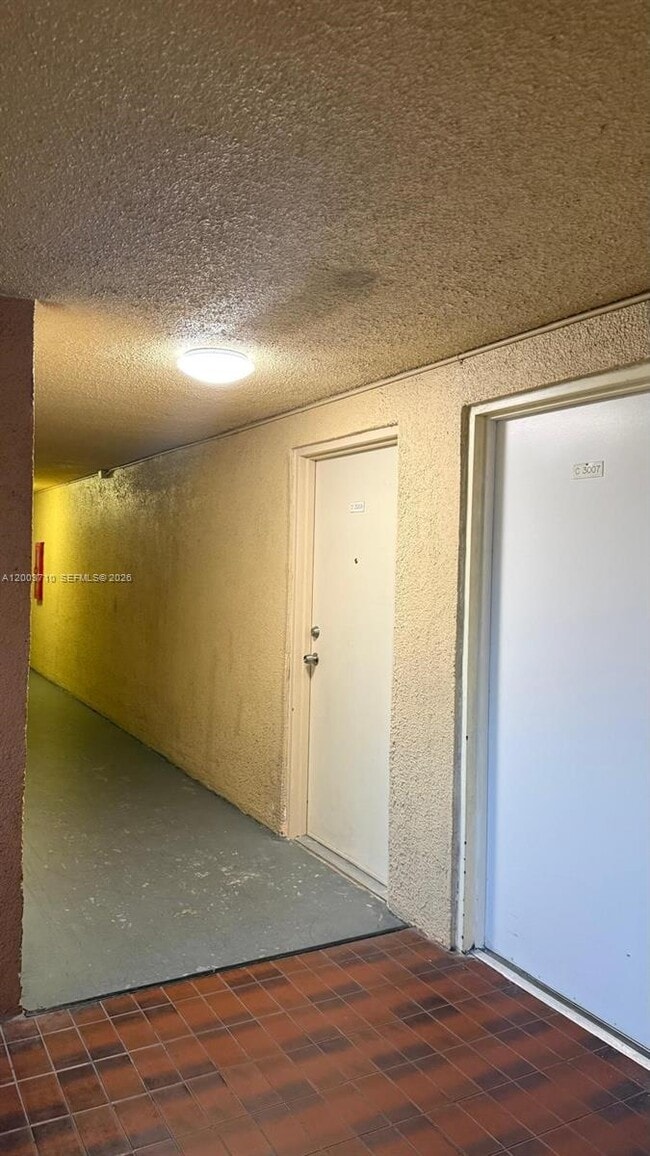 Foto del edificio - 17530 NW 68th Ave