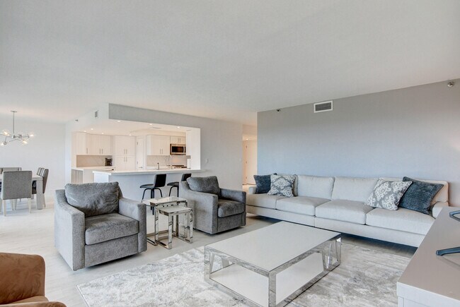 Foto del edificio - 4301 N Ocean Blvd