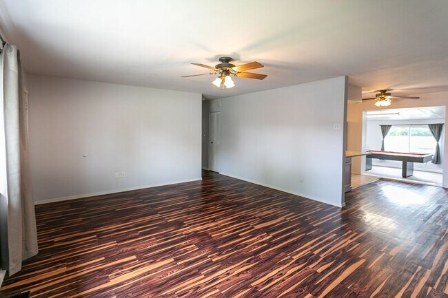 Building Photo - 4759 Arnold Ave