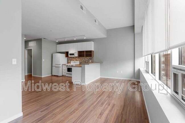 Building Photo - 4100 Lindell Blvd