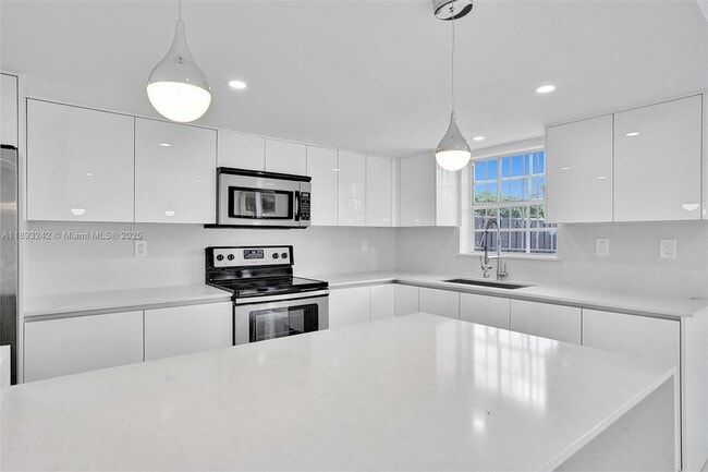Foto del edificio - 606 NW 107th Ave