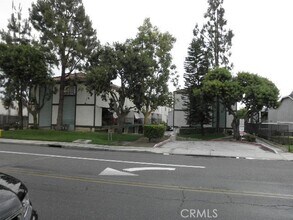 Building Photo - 5195 Walnut Ave
