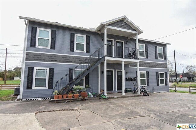 Building Photo - 508 E Convent St