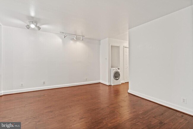 Foto del edificio - 1316 New Hampshire Ave NW