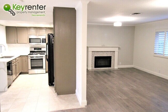 Foto del edificio - 8312 Camelback Ct