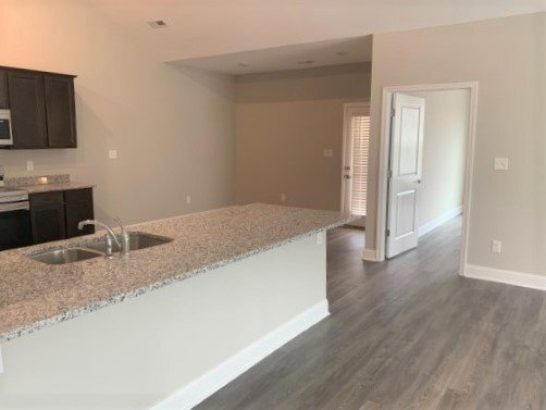 Building Photo - Coming Soon!  2bd/2ba Corner unit in Harpe...