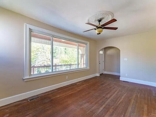 Foto del edificio - 4967 Western Hills Ave