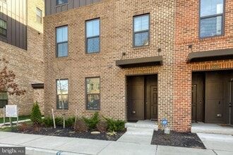 Building Photo - 10017 Ruffian Wy