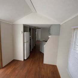 Foto del edificio - 521 Bedford Rd N