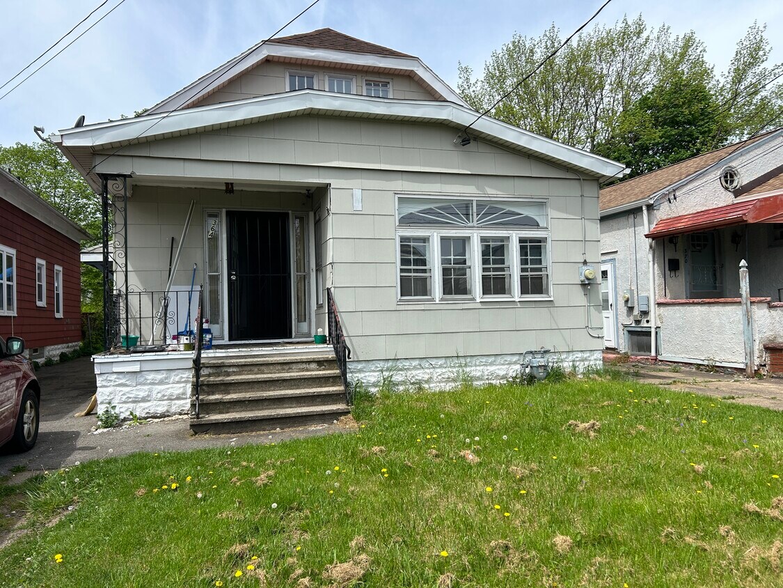 364 Roslyn St, Buffalo, NY 14215 House Rental in Buffalo, NY