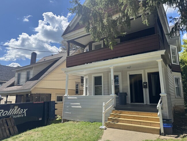 Foto del edificio - 606 Summit Ave