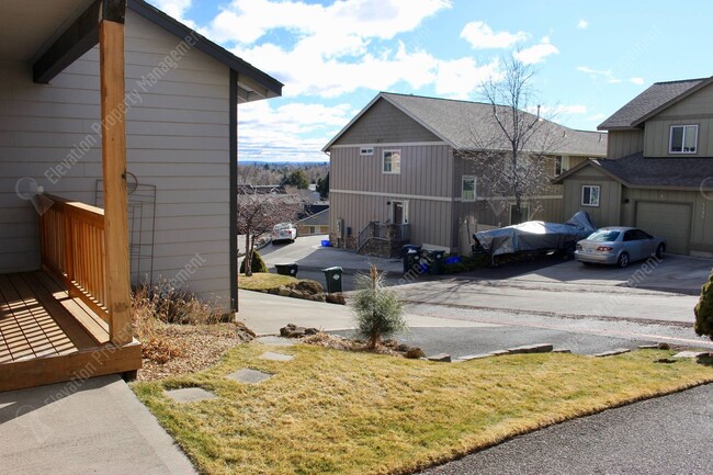 Building Photo - 1697 NE Lotus Dr