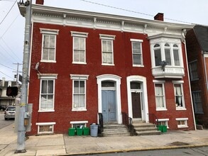 Building Photo - 487 W Market St