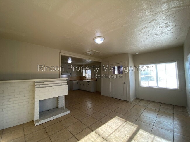 Foto del edificio - 752 W Main St
