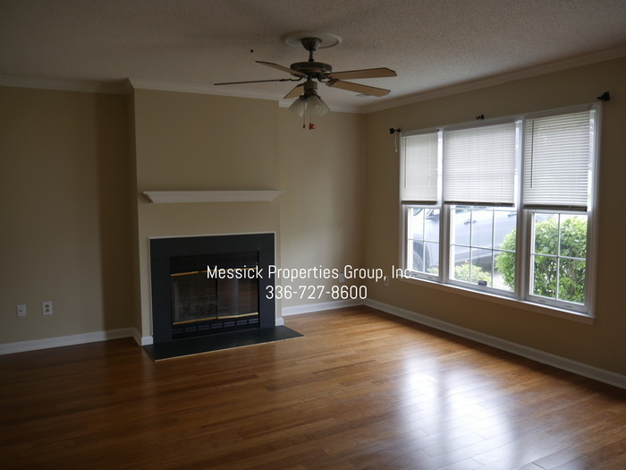 Building Photo - Lewisburg Pointe, Clemmons!