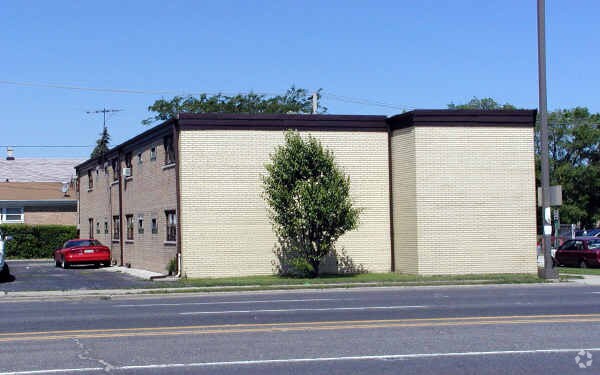 Building Photo - 6100 S Harlem Ave