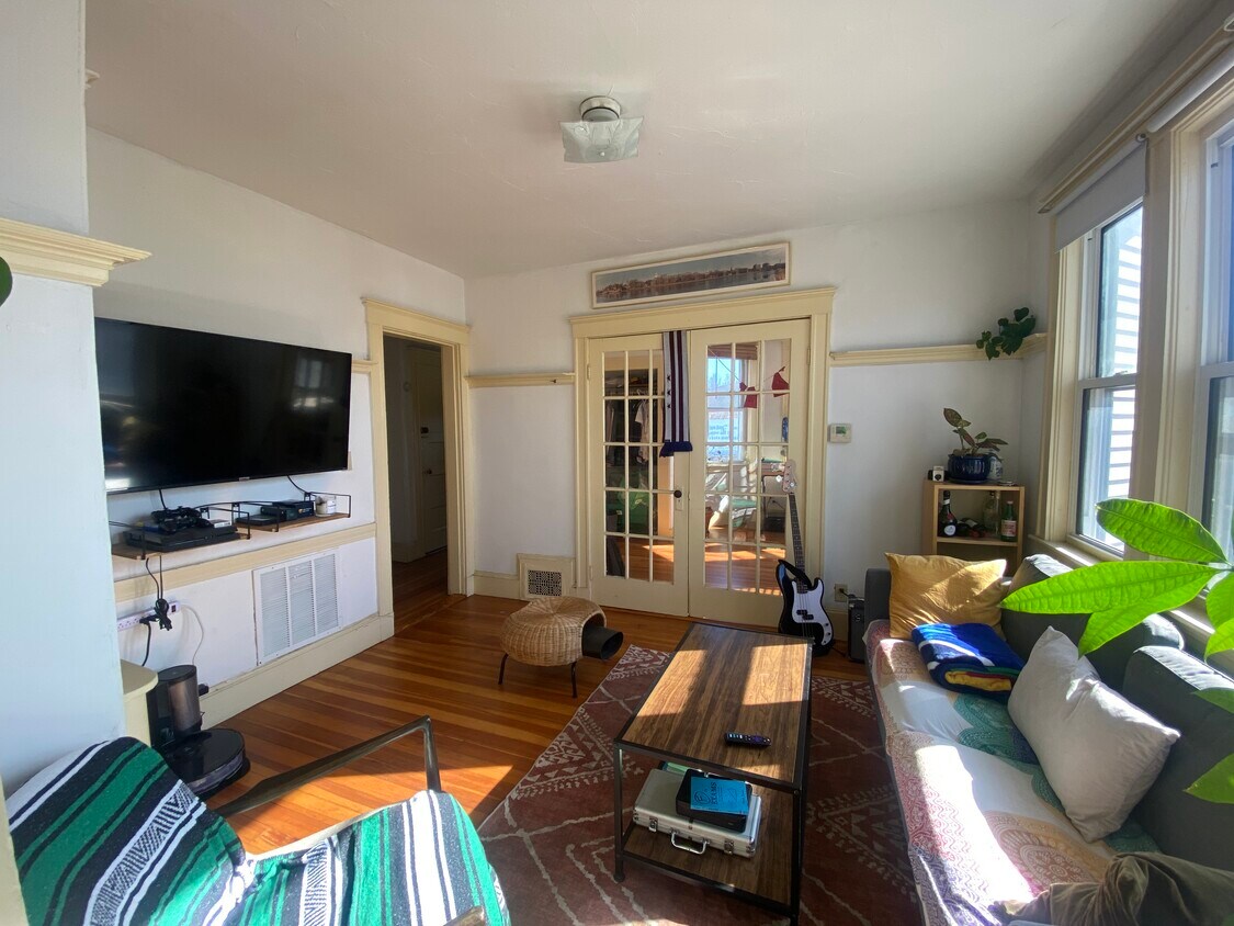 Primary Photo - 27 Durham St