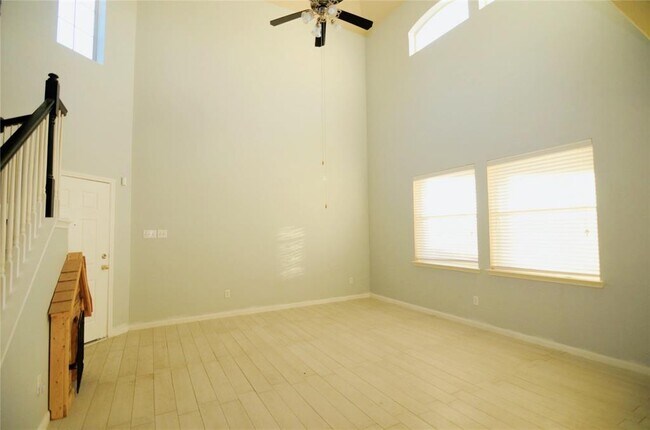 Building Photo - 4339 S Vineyard Mdw Ln