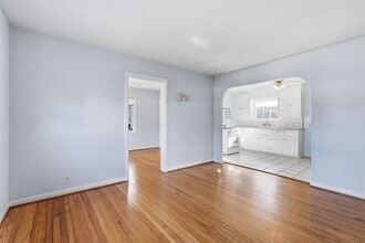 Building Photo - 2223 Singleton St