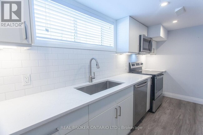 Building Photo - 397 Mississaga St W