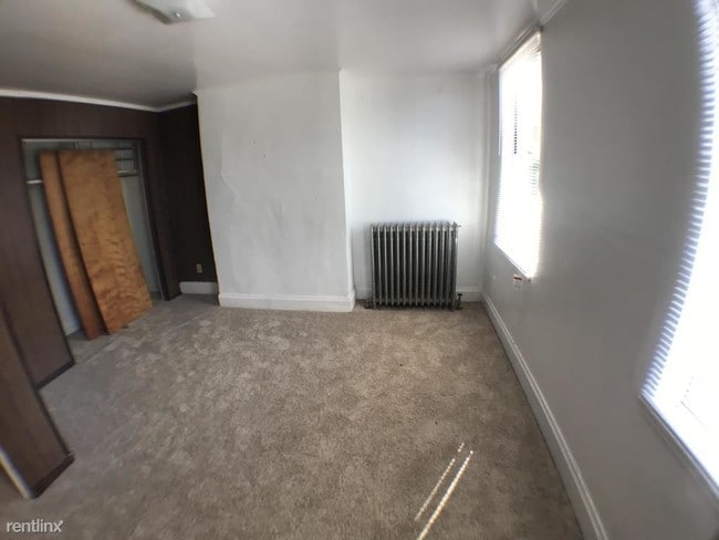 Building Photo - 221 Morewood Ave