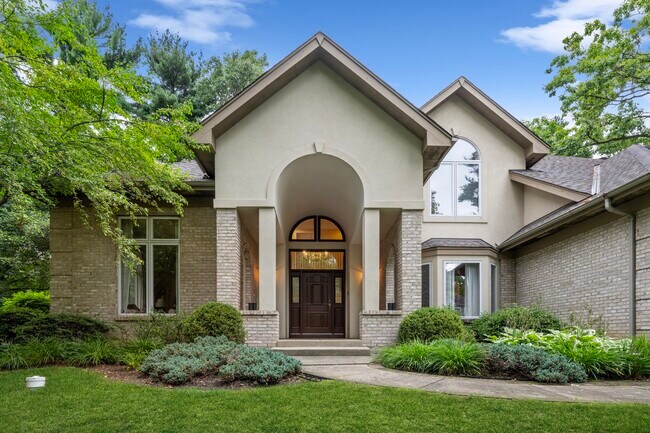 Building Photo - 310 Belle Foret Dr