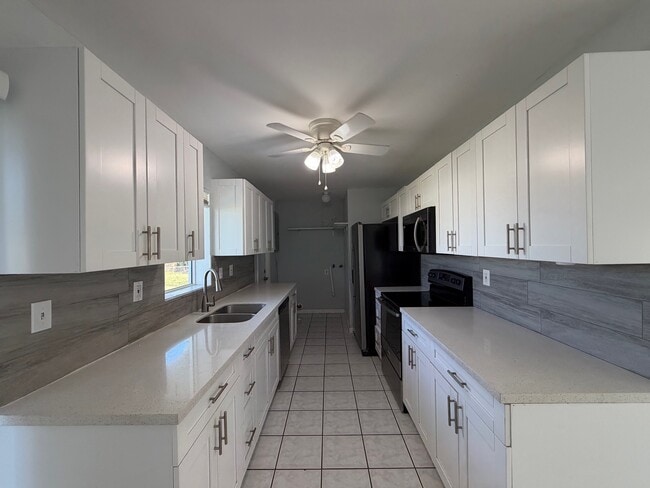 Building Photo - 13710 Harrison St