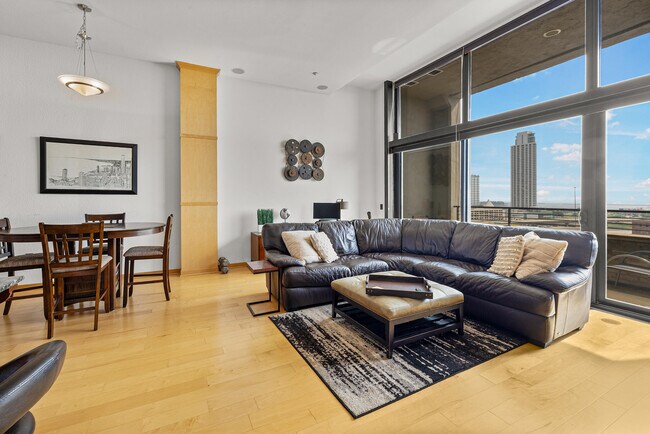 Foto del edificio - 320 E Buffalo St