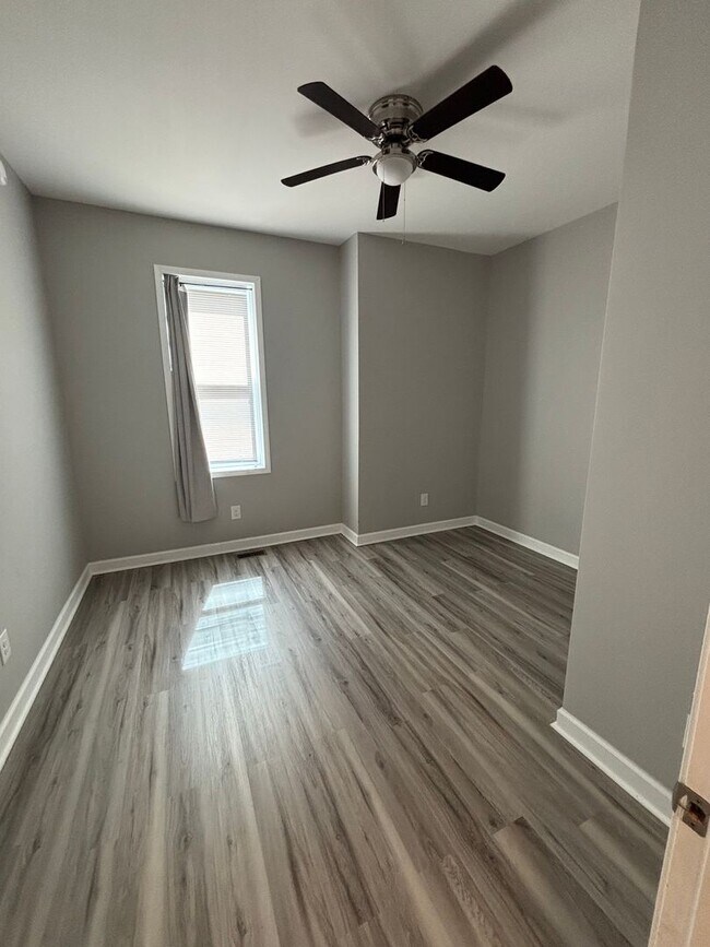 Building Photo - Two Bedroom in Harrodsburg