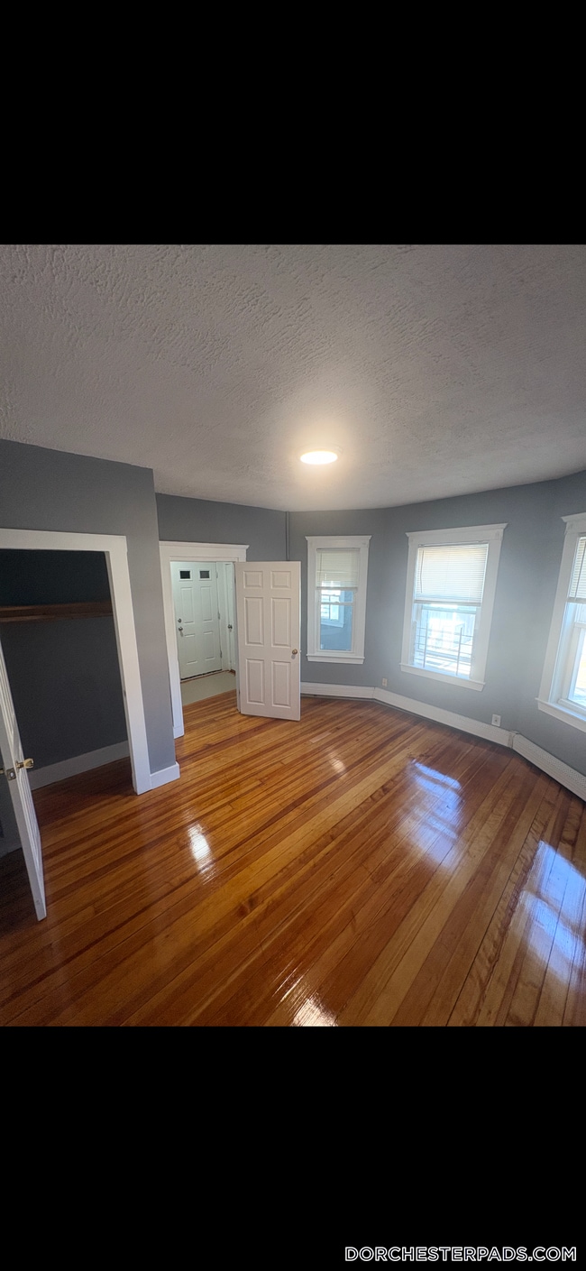 Building Photo - 23 Crowell St