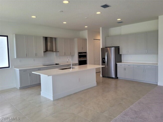 Foto del edificio - 5051 Alonza Ave