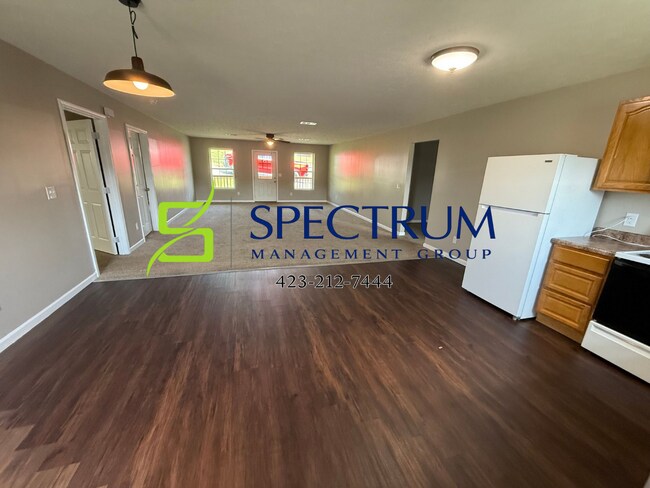 Foto del edificio - Now accepting applications for a 3 bedroom 2 bath with LARGE bonus room single family home in Kod...